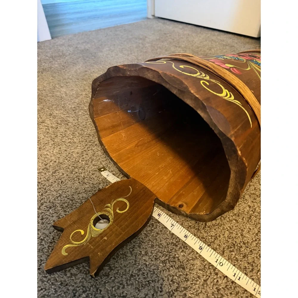 Unbranded vintage hand